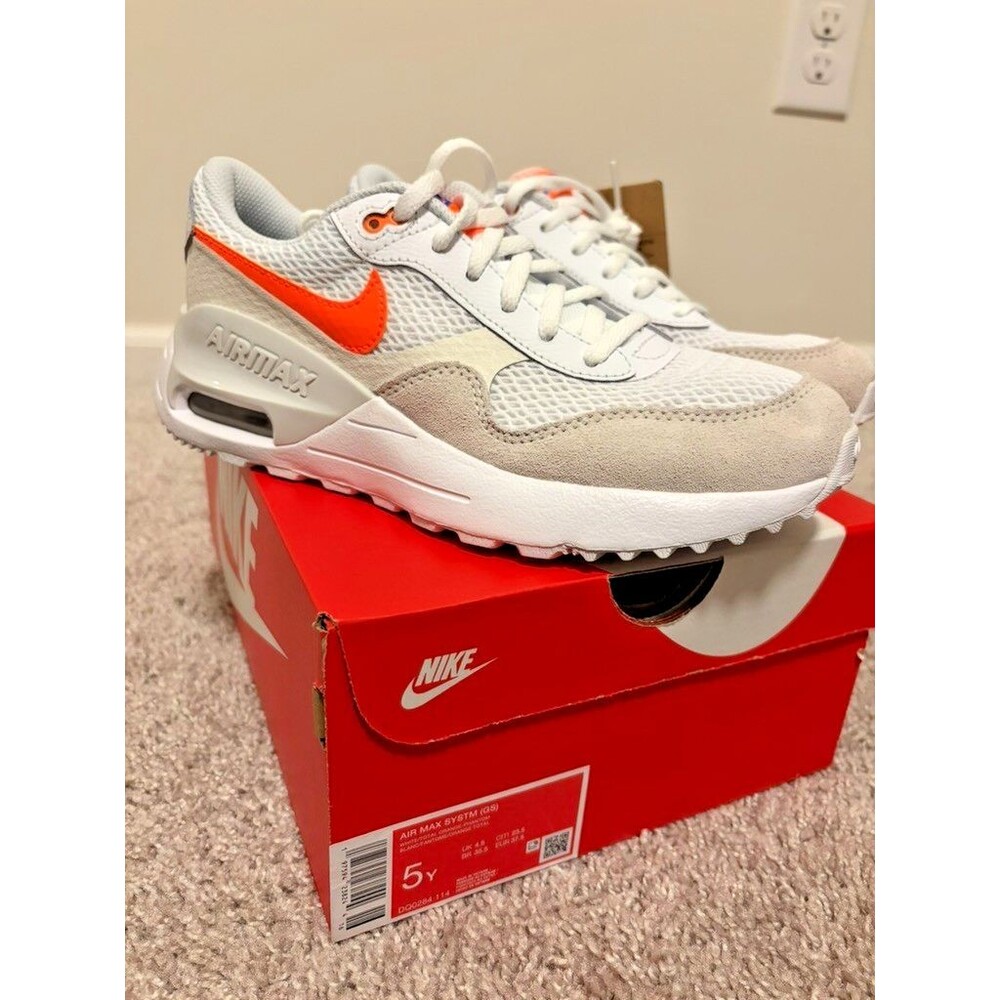 NEW NIKE AIR MAX BIG KIDS (GS) SIZE 5 (WOMEN 7), WHITE/ORANGE/GREY DQ0284-114